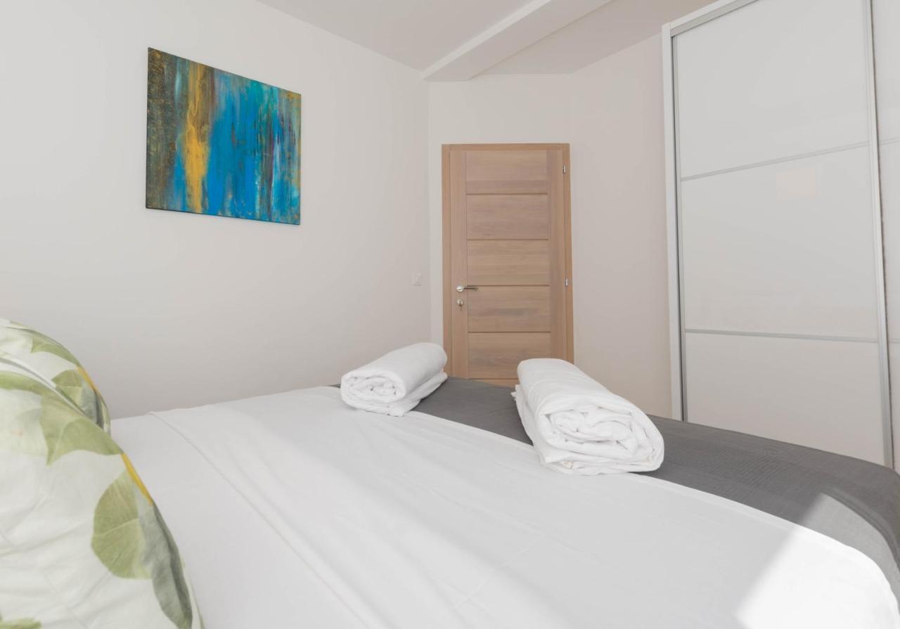 Apartments Moon Dramalj Extérieur photo